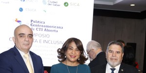 Dra. Ángela Laguna Caicedo Rectora de la UTP participo del simposio CTI Abierta e Inclusiva