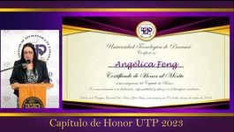 Certificado de Honor al Mérito a Angélica Feng.