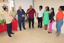 Autoridades de la UTP junto a colaboradores del Centro Regional de Colón.