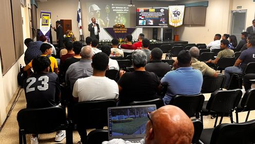 Conferencias Magistrales en la semana de la Ingeniería en el Cnetro Regional de Panamá Oeste  