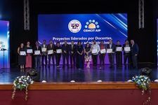 Se hizo entrega de reconocimientos por proyectos liderados por docentes, investigadores y administrativos.
