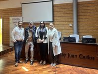 Ingeniera Denisse Morales, junto a otros participantes.