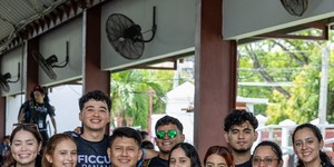 Estudiantes universitarios participan del FICCUA.