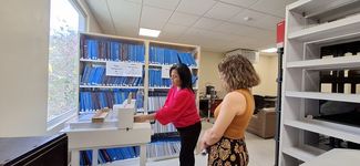 Demostración de procesos técnicos en de la biblioteca.