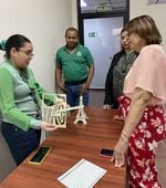 Trabajando en equipo,  Docentes de los CR de Azuero, CR de Colón 