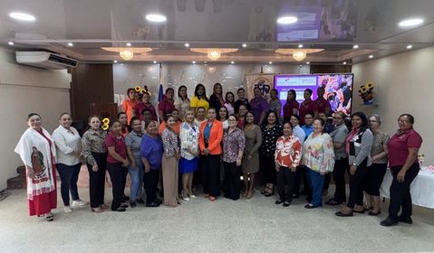 Empoderamiento del Día de la Mujer en el Centro Regional de Panamá Oeste 