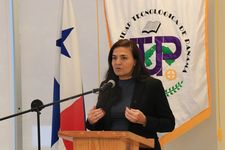 Palabras por parte de la Honorable Ester Monroy, Oficial Gerente de OIEA.