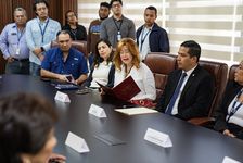 La Mgtr. Teresa Rowe, Directora Nacional de Extensión de la UTP, leyó el convenio.