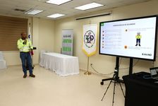 La primera clase de esta cátedra la dictó el Ing. José Araúz.