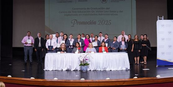 Más de 35 estudiantes, colaboradores de la UTP recibieron sus certificados en Media Pre Media y Diplomado en Habilidades Administrativas