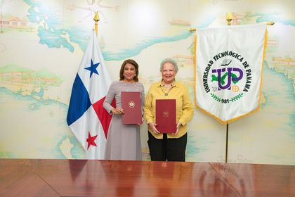 Dra. Ángela Laguna junto a la Dra. Arletty Pinel.