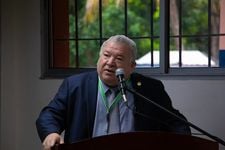 Dr. Omar Aizpurúa.