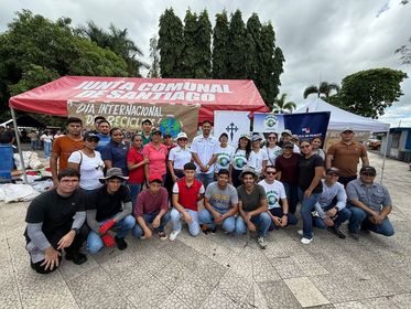 La Subdirección de Vida Universitaria del Centro Regional de Veraguas se sumó a las actividades conmemorativas del Día Mundial del Reciclaje el sábado 17 de mayo.