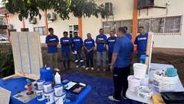 Personal de mantenimiento recibe capacitación de nuevas técnicas de restauracion de estructuras. 