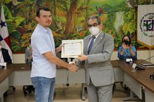 Certificado de reconocimiento al Ing. Ionel Rodríguez, por su destacado apoyo en la programación de la Plataforma.