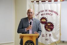 Palabras por parte del Dr. Orlando Aguilar decano de la FIM .