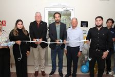 Corte de cinta del Laboratorio de Biomédica en la Facultad de Ingeniería Eléctrica.