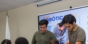 El taller fue orientada a fortalecer oportunidades formativas en el ámbito tecnológico para niños y jóvenes.