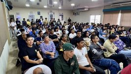 Docentes y autoridades participan de la conferencia de Autismo. 