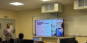 Exposición del tema por Javier Pérez del grupo Business IT. 