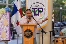 El poeta Héctor Collado señalo su satisfacción por la presentación de la actividad.