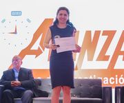 Entrega de reconocimiento a Mgtr. Saidy Saldaña.