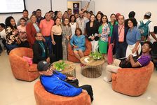 Los estudiantes compartieron con las autoridades los beneficios del nuevo salón