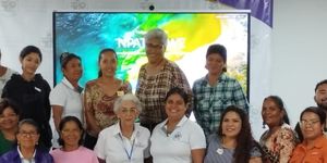 Participantes del seminario Uso Correcto de las Tecnologías para Adultos de la Tercera Edad
