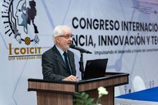Ing. Ignacio Trejos, de Costa Rica, quien presentó la conferencia “Desarrollo de competencias para la innovación tecnológica y empresarial – experiencias latinoamericanas”.