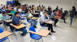 Este evento se realizó de forma presencial en la nueva sala de eventos con la participación de autoridades, docentes y estudiantes del Centro Regional de Veraguas.